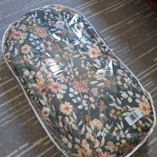 Baby Nest New Kadaro with Zippered Cover and Baby Hat