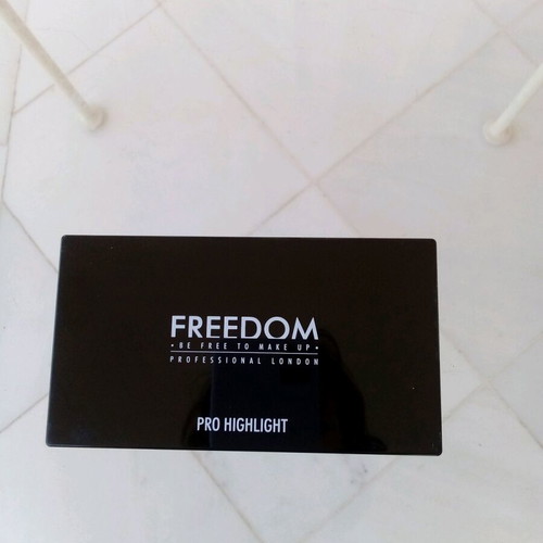 Freedom Makeup Pro Conceal Correct Palette with 6 Colors New
