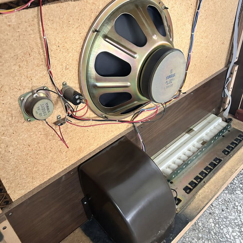 Yamaha vintage electric organ used, wooden construction