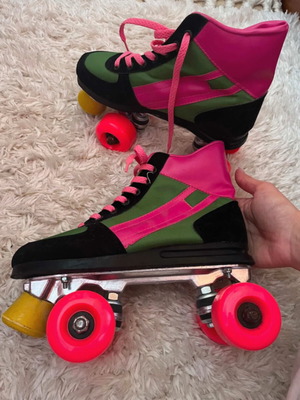 Leather roller skates like new, size 38