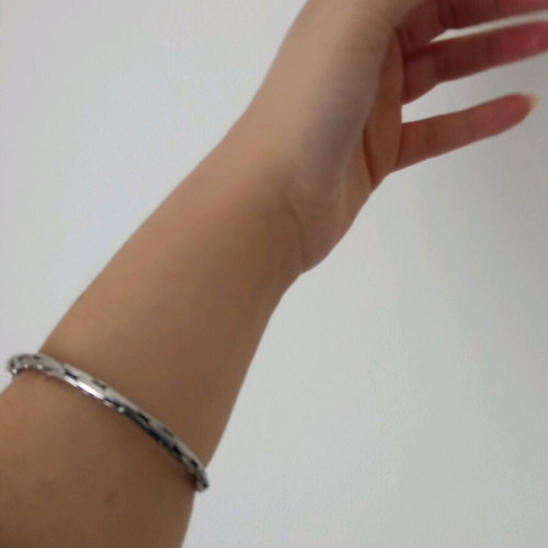 Unisex silver handcuff bracelet like new, openable
