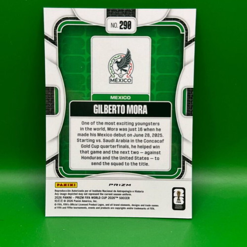 Gilberto Mora lot Base, Silver & Wave Prizm 2026 FIFA World Cup cards like new