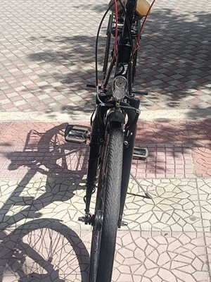 City Bicycle 28" like new, V-Brakes, front suspension, 29 inch wheels