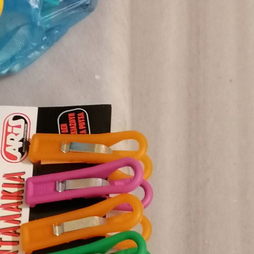 Clothespins new and used, about 70 pieces