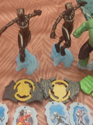 Φιγούρες Marvel σαν καινούργιες, σετ 4 από kinder αυγό