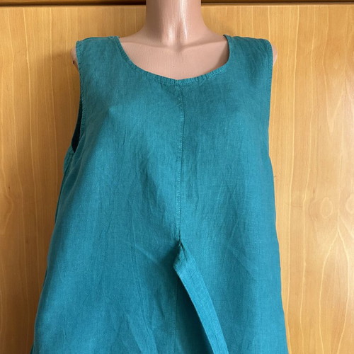 Linen dress 100% used, breathable with adjustable belt, size large