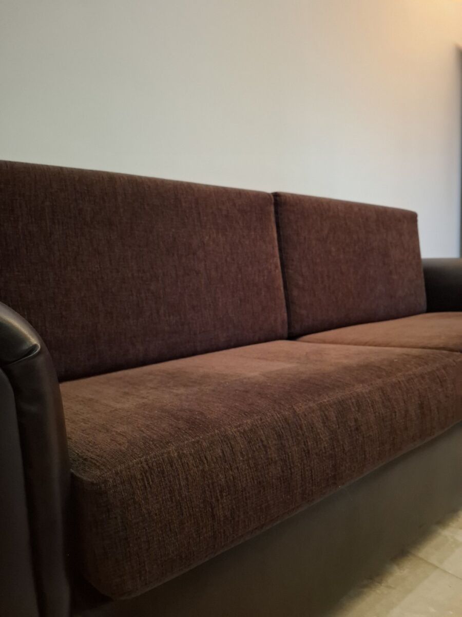 Three-seater sofa like new, genuine… - € 500,00 - Vendora.cy