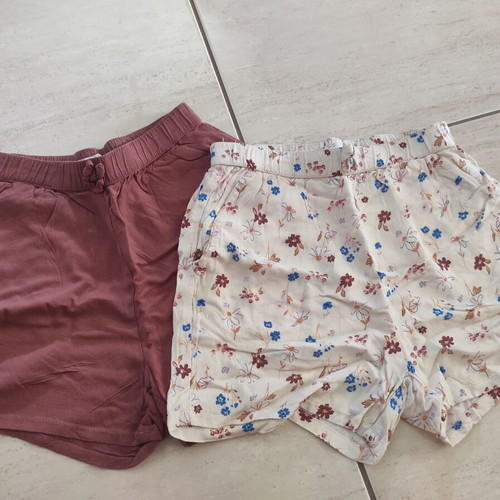 H&M shorts pack of 2 for 7 years old like new, white and brown