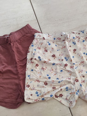 H&M shorts pack of 2 for 7 years old like new, white and brown