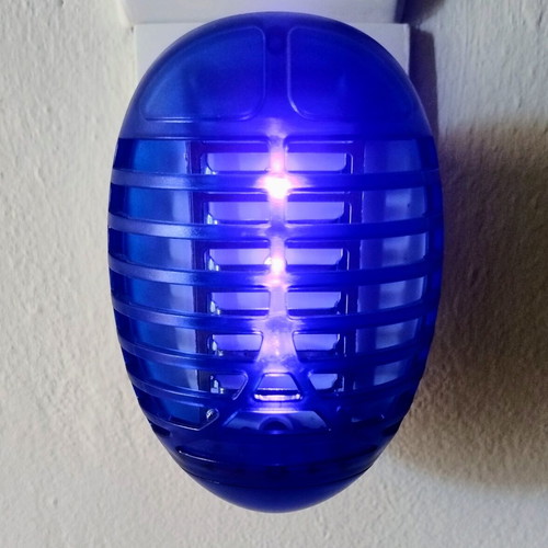 Primo EGS-11A Electric Insect Trap 1W like new, blue and white