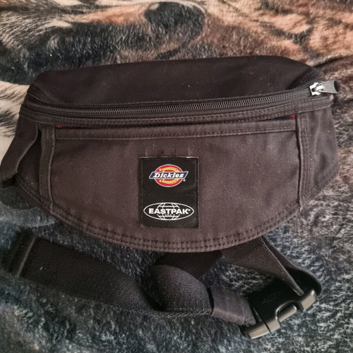 Dickies x Eastpack Waist Bag striped red black collectible like new
