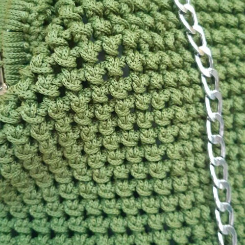 Knitted crossbody bag new, green with silver chain