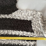 Pullover striped knit sweater like new, size XL, black and white