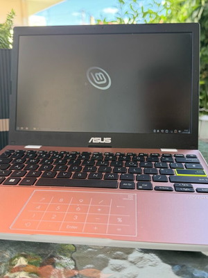 Laptop Asus E210MA like new με Linux OS, 4GB RAM, 256GB SSD