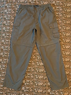 Pinewood pants like new with zipper and removable legs