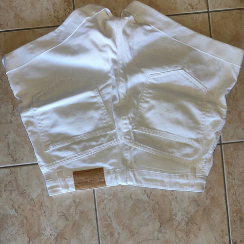 White Zara shorts size M, like new