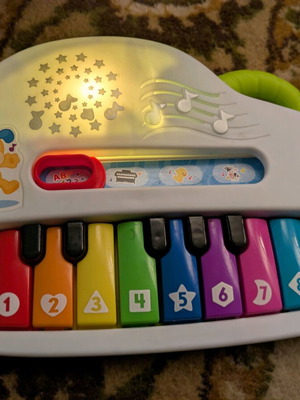 Εκπαιδευτικό πιάνο Laugh & Learn Fisher-Price σαν καινούργιο με φως