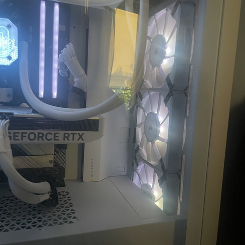 Pc Gaming Ryzen 5 5500, 16GB DDR4, RTX 4060 Aero 8GB, Like New