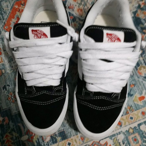 Vans Knu Skool sneakers like new, size 40, black and white