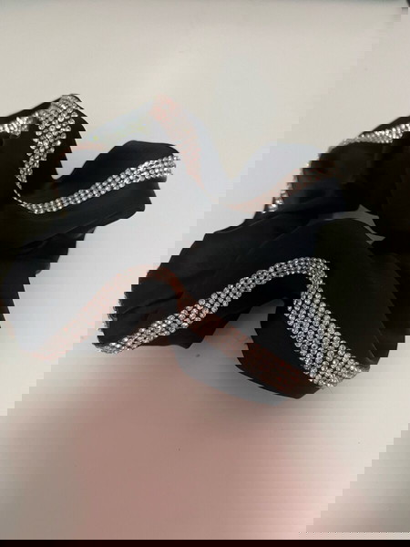 Scrunchie μαλλιών με ασημί λεπτομέρειες