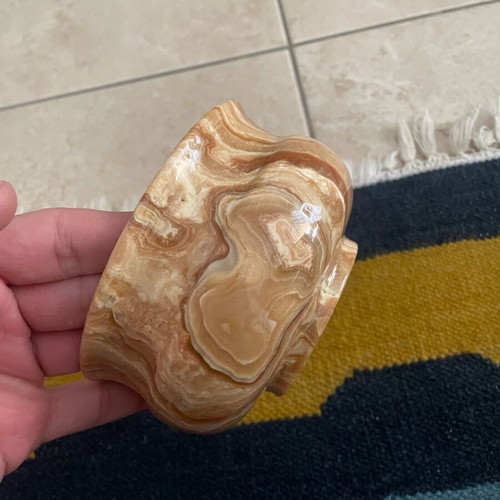 Onyx decoration in like-new condition