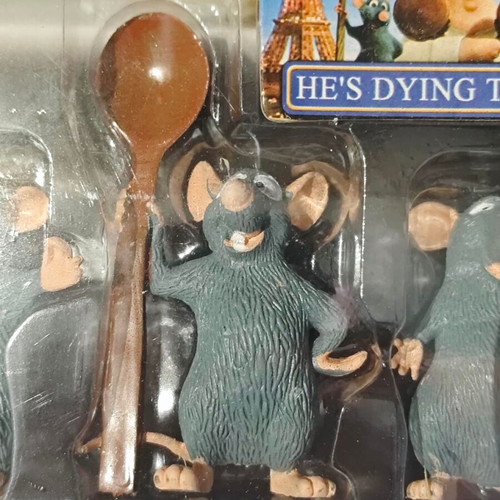 Ratatouille Disney figure set like new, collectible