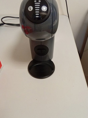 Dolce Gusto espresso machine with 30 capsules like new