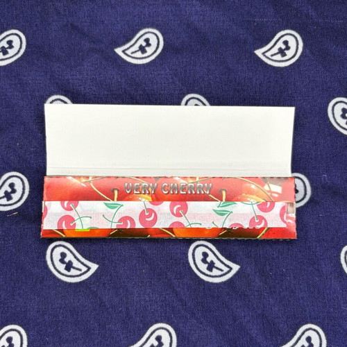 Hornet Very Cherry Flavored Rolling Papers King Size new, 32 sheets