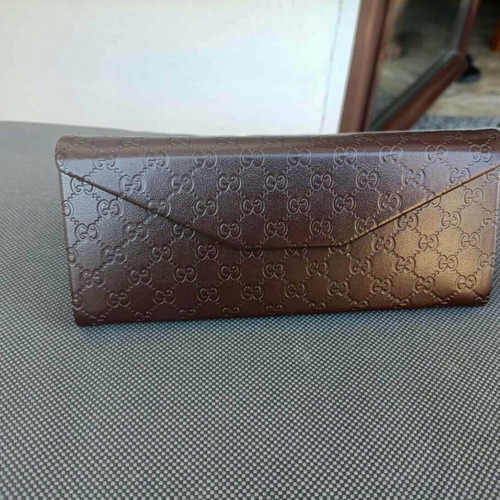 Gucci sunglasses like new, silver mirror lenses with green and red details