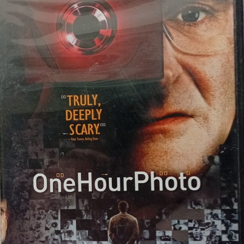 One Hour Photo DVD like new psychological thriller 2002