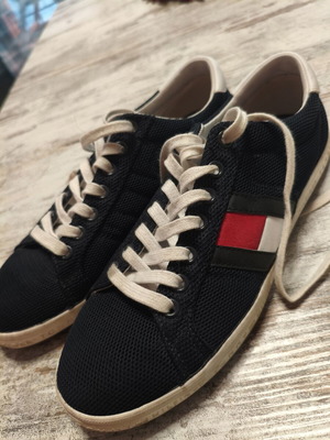 Tommy Hilfiger men's casual shoes like new, size 40, white and blue