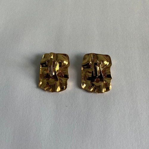 Vintage earrings with clip in gold tone and turquoise stone, like new