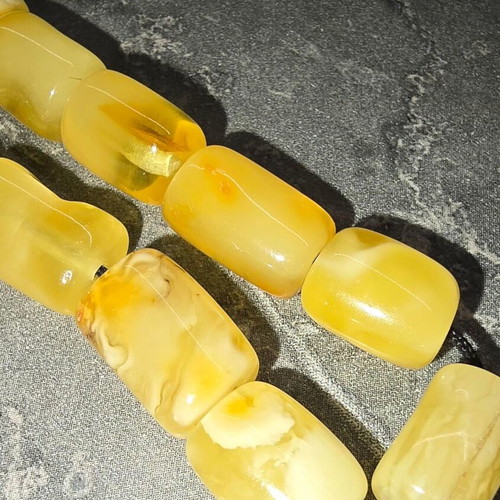 Royal Baltic Amber Komboloi new with leather case and authenticity card