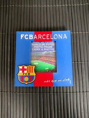 Barcelona magnet and photo frame authentic like new
