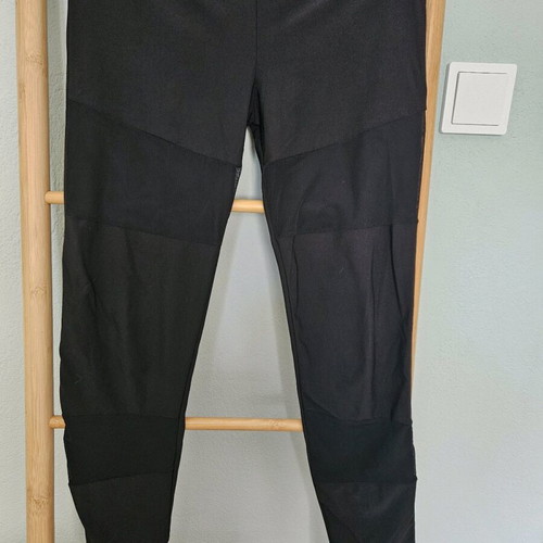 Leggings with mesh panels like new, black, one size