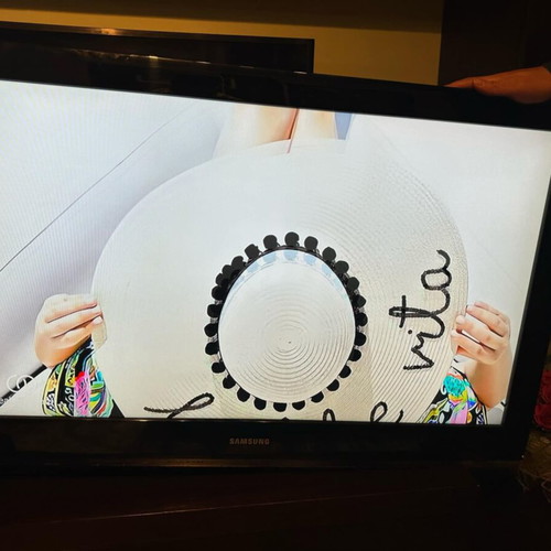 Samsung TV 43" like new, non-smart with built-in decoder