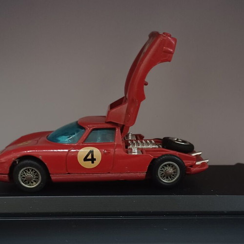 Ferrari Berlinetta 250 Le Mans Corgi Toys used, metal 1:43 scale