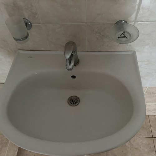 Bathroom sink Ideal Standard like new with faucet