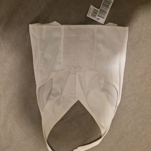 Benetton vest new, size XS, white