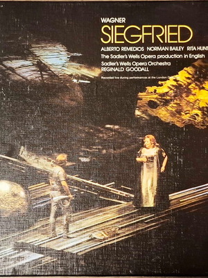 Wagner Siegfried vinyl records like new, 5 LP box set, classical