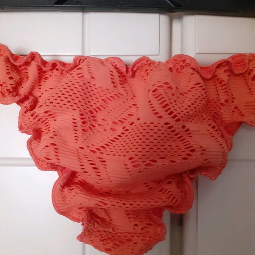 Calzedonia bikini set like new, peach with lace design