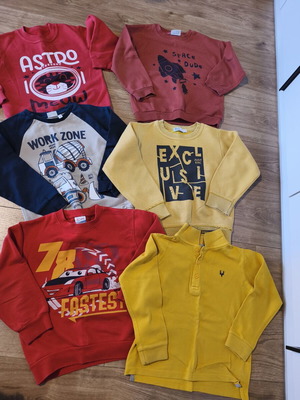 Pack of 6 sweatshirts and 1 polo shirt like new, ages 4-6