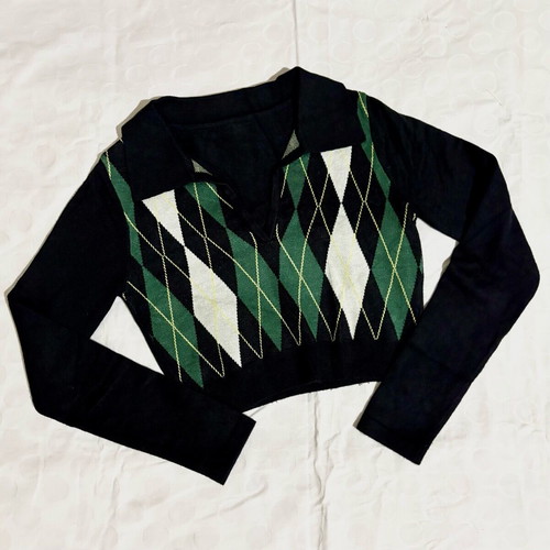 Vintage short knitted sweater like new, black with multicolor patterns, size S