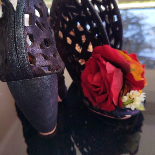 Παπούτσια Irregular Choice νούμερο 37 σαν καινούργια με λουλούδια