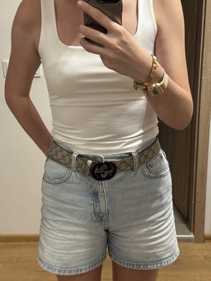 Gucci belt with large GG buckle, like new, unisex