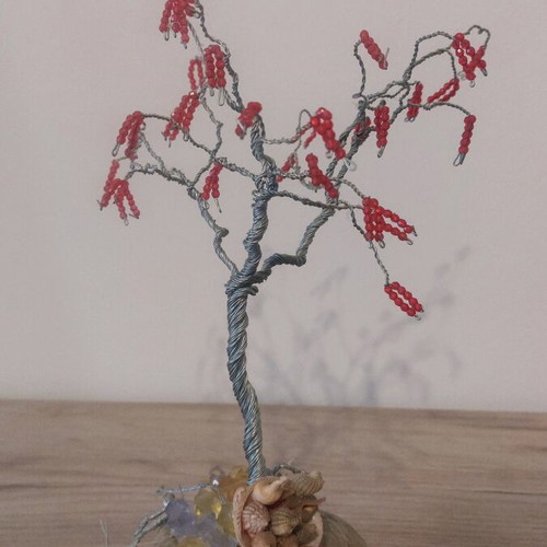 Decorative tree made of wire and beads new