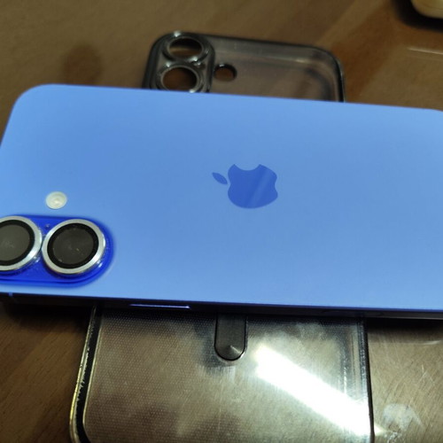 I Phone 16 Plus 128 GB Ultramarine like new with case and charger