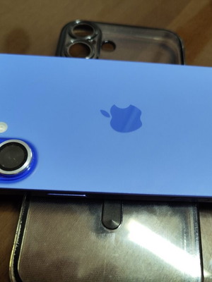 I Phone 16 Plus 128 GB Ultramarine like new with case and charger