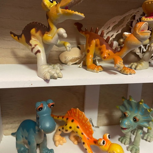 Set of 6 cartoon dinosaur figures like new