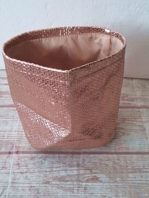 Washable base for product placement like new